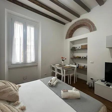 Apartamento La Regina Delle Locazioni Appena Fuori Dalla Metro Porta Romana *