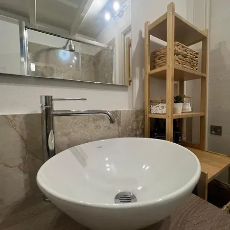 Apartamento La Regina Delle Locazioni Appena Fuori Dalla Metro Porta Romana *