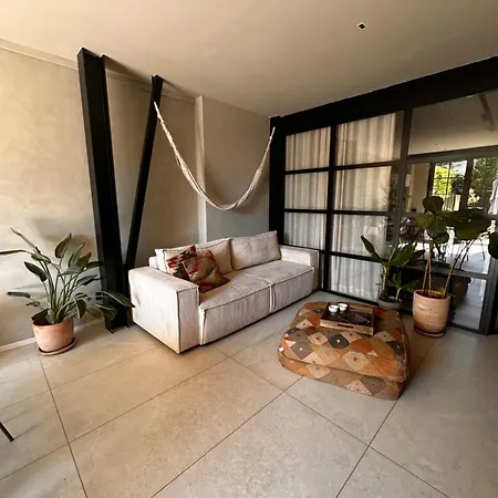 Modern Canal-side Loft With Private Garden Milan