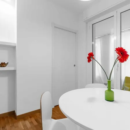 Apartment Duomo-navigli Samara 1 Brioschi, 65 Milan