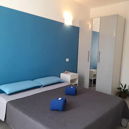 -l' Oasi Del Turista, Room2- Station Guest house 3*