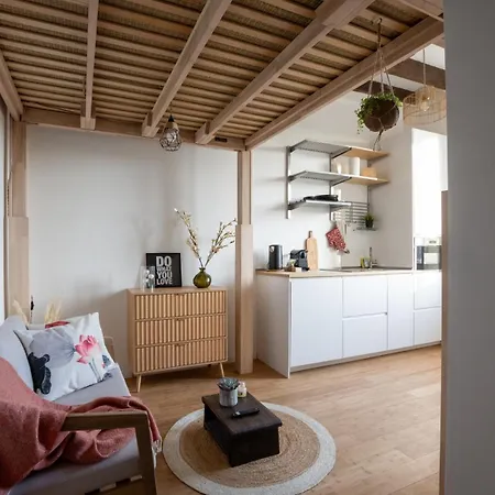 Wabi Sabi Vicino Metro M1 Apartment *
