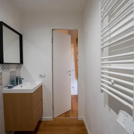 Wabi Sabi Vicino Metro M1 Apartment