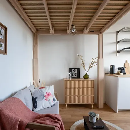 Wabi Sabi Vicino Metro M1 Apartment