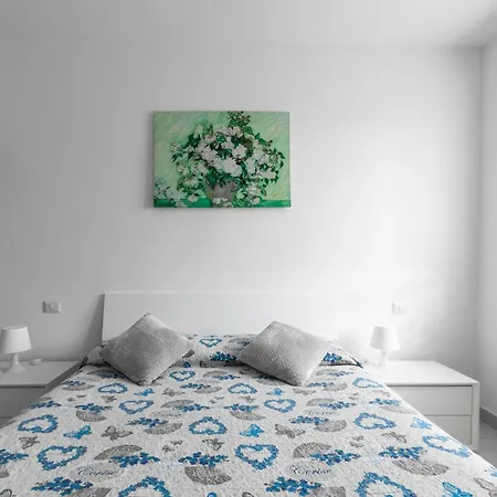 Bisceglie Mm Balcony King Apartment Milan