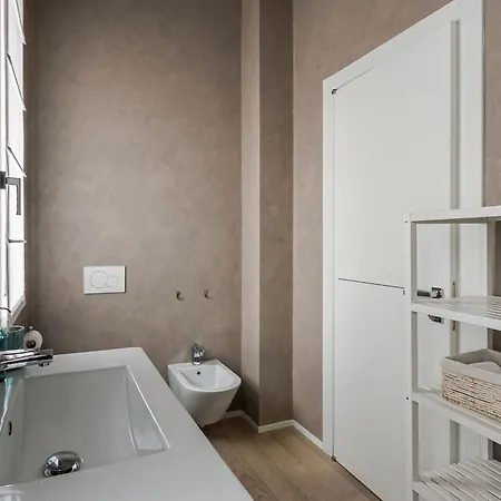 Apartman Palazzo Visconti Di Modrone, Two Beautiful By Halldis Milánó
