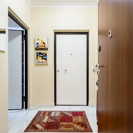 Apartman Arrivasti Stays-piede-a-terre In Centre