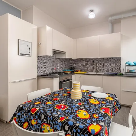 Brand New And Close To Downtown! Lejlighed