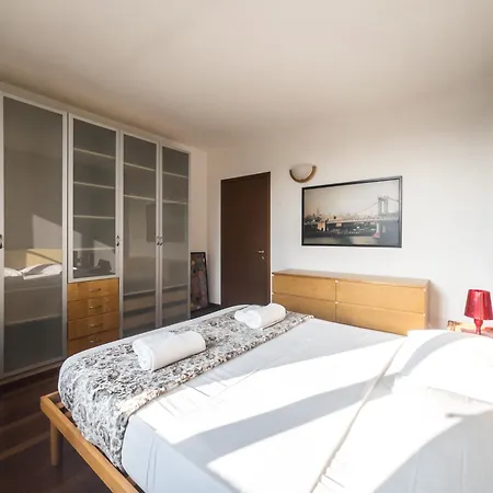 Red Dragon - Via Paolo Sarpi