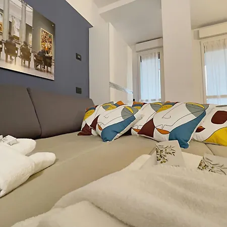 Candiani D1 Monolocale Apartment Milan
