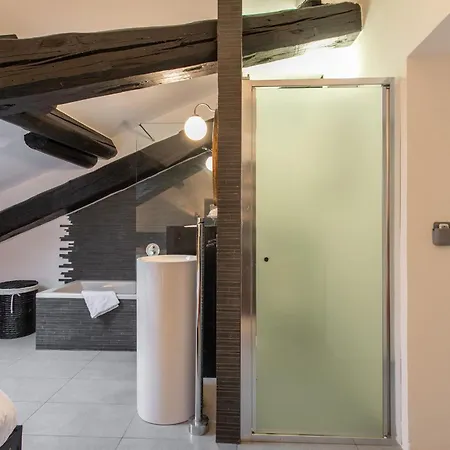 Paoli By Halldis Apartment