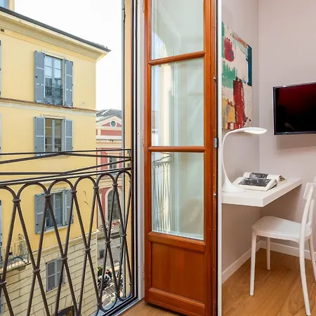 Luxurious & Spacious Flats In Duomo ميلان