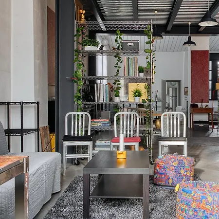 بيت للعطل Polenghi's Art Loft