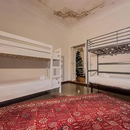 Isola District Lejlighed *