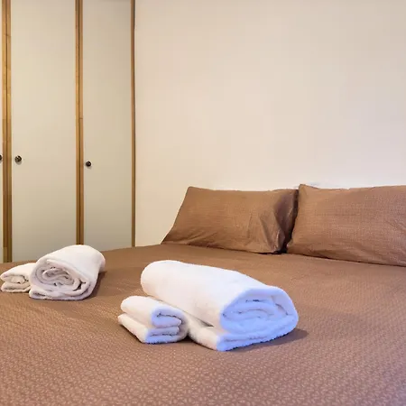 Isola District Διαμέρισμα *