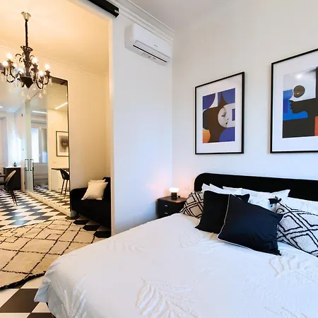 Black And White In Downtown With Ac, Wifi And Subway M1 M2 Airoport Connected, Station ميلان