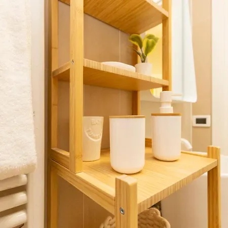 Sunny Retreat Near Metro, 12 Min To Duomo Milan