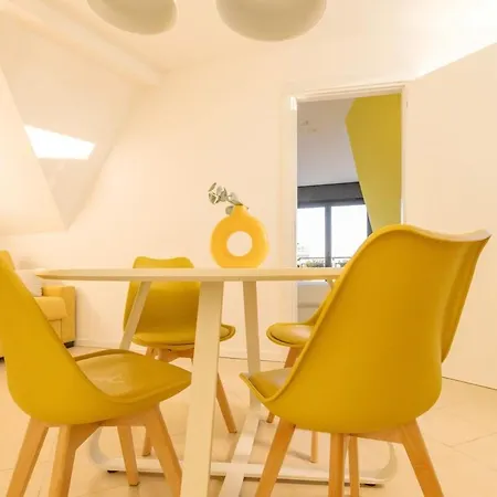 Sunny Retreat Near Metro, 12 Min To Duomo Apartment *