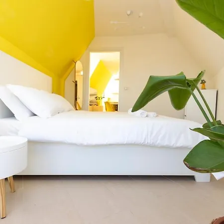 Sunny Retreat Near Metro, 12 Min To Duomo Apartment Milan