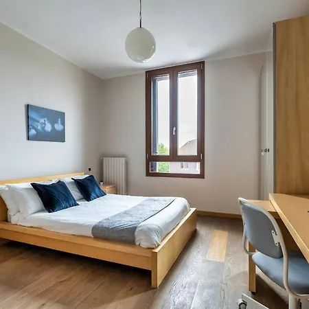Station-duomo - Two Bedrooms & Terrace Milánó
