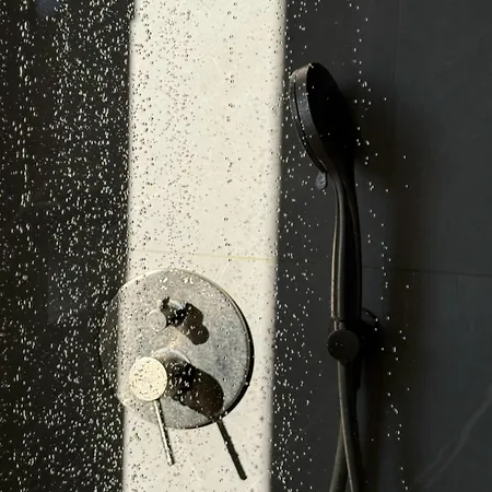 Bollicina - Free Parking, Ac & Balcony *