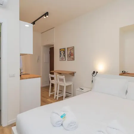 I Host - Pomponazzi Rosa * Milano