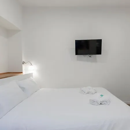 I Host - Pomponazzi Rosa *