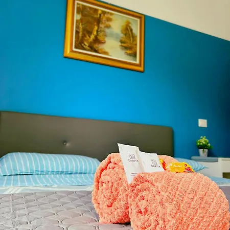 -l' Oasi Del Turista, 3- Station Milán