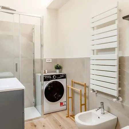 アパート Casa Oriana 2 Centro-metro M1 ミラノ