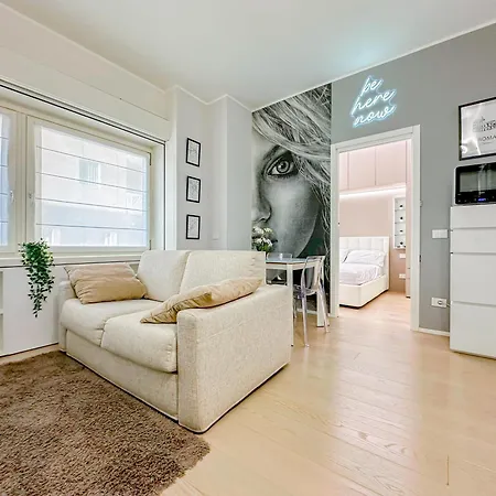 Guesthost - Cozy Flat In Darsena Close To Navigli アパート