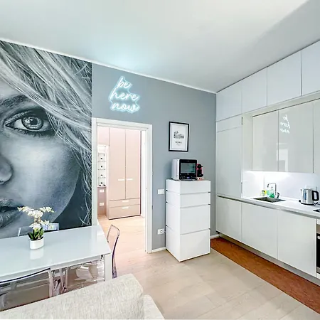 Guesthost - Cozy Flat In Darsena Close To Navigli アパート