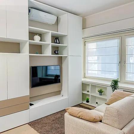 Guesthost - Cozy Flat In Darsena Close To Navigli アパート ミラノ