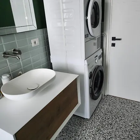 Art Deco Near Metro&navigli Apartament *