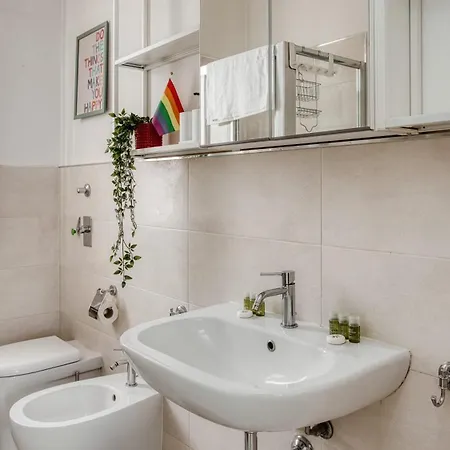 Cozy Modern Near Metro, Wifi Ac * Milan