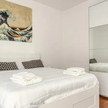 Cozy Modern Near Metro, Wifi Ac アパート ミラノ