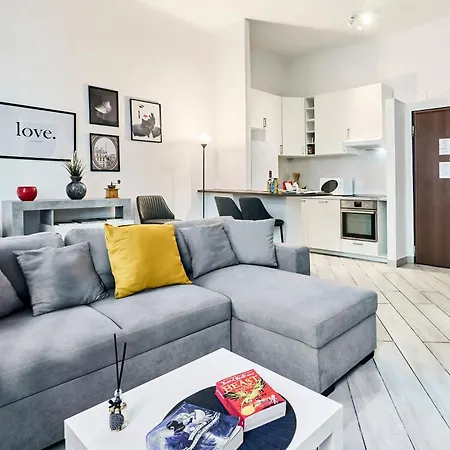 Apartment Wonderful Near Station