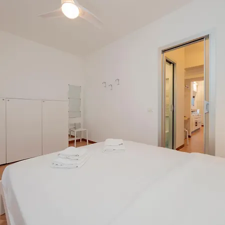 Italstay - Bramante Newly Refurbished Flat *