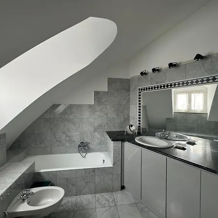 Penthouse With Duomo View شقة *