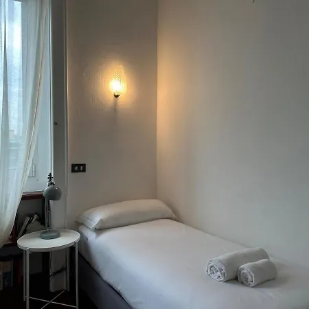 Penthouse With Duomo View شقة *