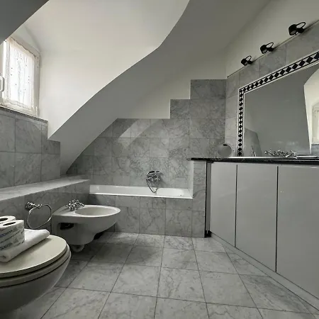 Penthouse With Duomo View شقة *