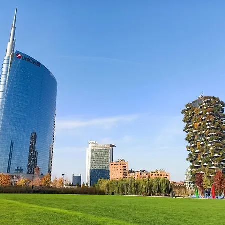 Isola * Milan