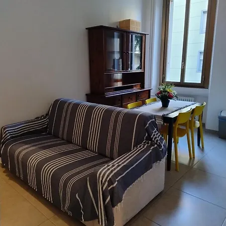 Apartman Renovated Near Metro And Station - Laurana Milánó