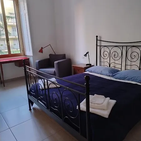 Renovated Near Metro And Station - Laurana Apartman