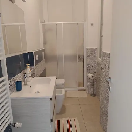 Apartman Renovated Near Metro And Station - Laurana Milánó