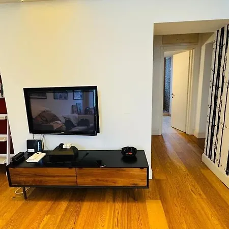 Near Station , In The Heart Of Nolo, Cozy And Quiet, 3rd Floor Without A Lift Mediolan