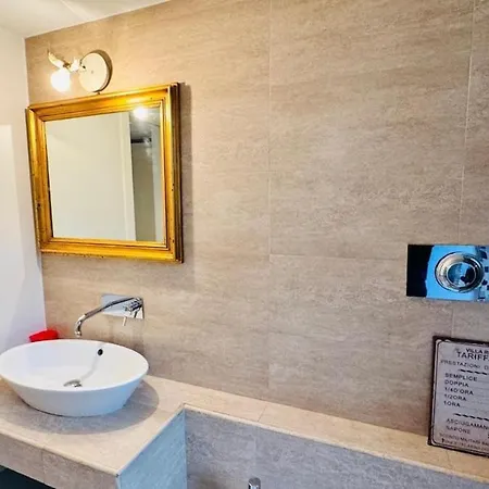 Near Station , In The Heart Of Nolo, Cozy And Quiet, 3rd Floor Without A Lift * Mediolan