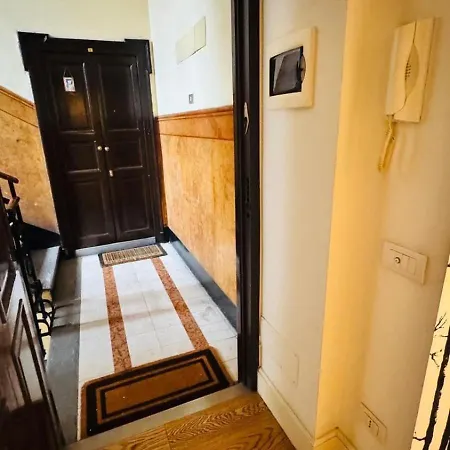 Near Station , In The Heart Of Nolo, Cozy And Quiet, 3rd Floor Without A Lift Apartment