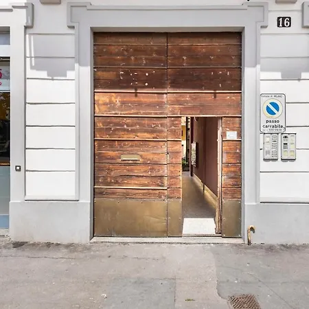 Navigli Ultimo Piano Apartamento *