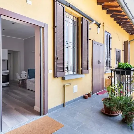 Navigli Ultimo Piano Apartment Milan