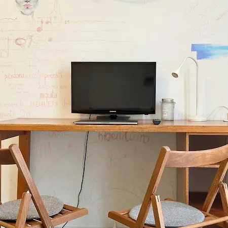 Golden Luxe - Graffiti House * Milaan